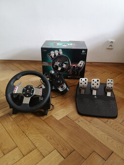 Herní volant Logitech - 2