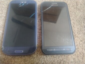 Mobilní telefon na náhradní díly Samsung 2ks - 2