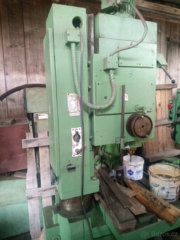 vrtacka stojanova Heckert, typ BS 32 AI - 2