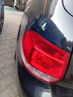 Prodám leve zadní světlo na volkswagen golf 5,6 variant Komp - 2
