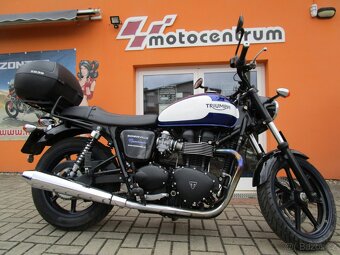 Triumph Bonneville - 2