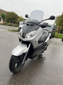 Yamaha Xmax 125,Servisní knížka - 2