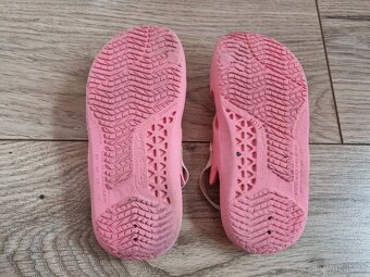 Dívčí sandálky/pantofle k vodě (vel. 25-26) - 2