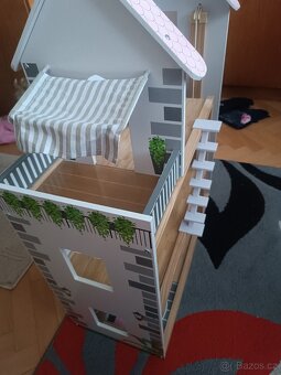 Domecek pro panenky - 2