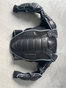 Chránič hrudníku Bolder - 2