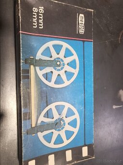 Převíječka filmů. - 2