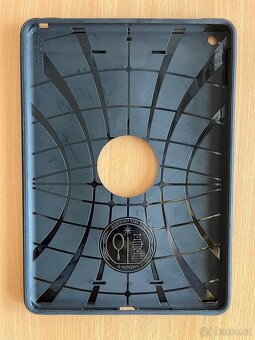 Kryt Spigen Tough Armor Apple iPad 9,7" 2017/2018. - 2