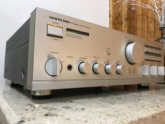 Onkyo A-8450 Velice zachovalý. - 2