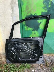 Prave přední dveře na Opel Zafira B - 2