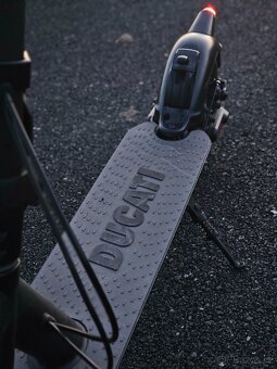 Elektrokoloběžka Ducati Pro 2 Plus - 2