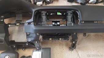 Airbagová sada Škoda Karoq s novou originální deskou - 2