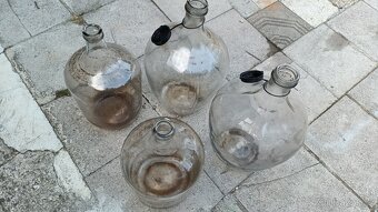 prodám demižony 2-25 L 2 -15 L - 2