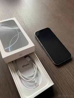 Apple iPhone 16 Pro 128 GB bílý titan - 2