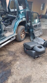 Mitsubishi Pajero 3.2 Náhradní díly - 2