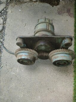 elektromotor s převodem - 2