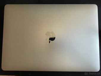 MacBook Pro 13" touch pad M2 24GB RAM 256GB SSD Silver - 2