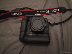 Canon EOS 5D Mark IV + originální battery grip Canon BG-E20 - 2