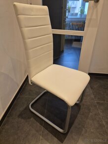 Jídelní židle, bílá koženka - 2
