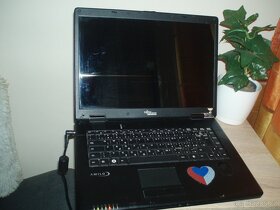 Starý plně funkční notebook Siemens Fujitsu Amilo intel(r)co - 2