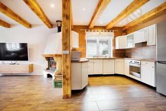 Prodej dvougeneračního domu 390m², pozemek 1356m², Louny - N - 2