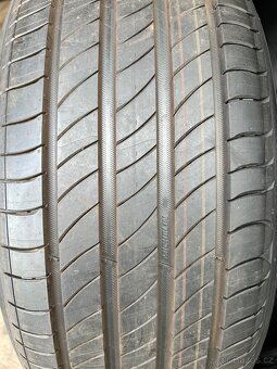 Pneu 235/45/20 Michelin - 2