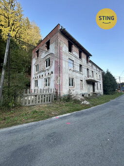 Komerční nemovitost v Jindřichově s pozemky 4799 m2, 130891 - 2