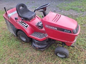 Zahradni traktor Honda - 2