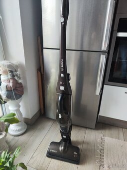 Tyčový vysavač Bosch 2in1 - 2