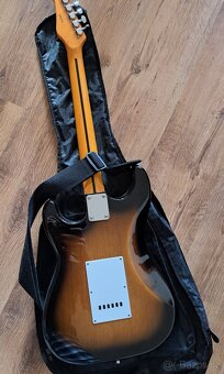 Elektrická kytara Jay Turser - 2