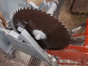 Cirkulárka s kolébkou, pila - 2