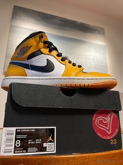Air Jordan 1 Mid Taxi (EU 41) - 2