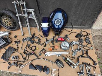 Suzuki Bandit 1200 - Náhradní díly - 2