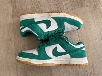 Nike Dunk Low Malachite Gum - 2