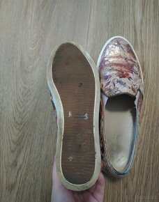 Růžové mokasíny - 2