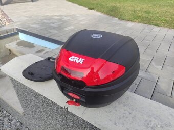 Kufr Givi - 2