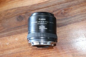 Canon EOS 750 + 35 - 70 mm - 2