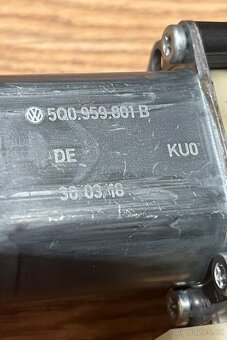 Motorek ovládání okna Levý 5Q0959801B Škoda, VW, AUDI, SEAT - 2