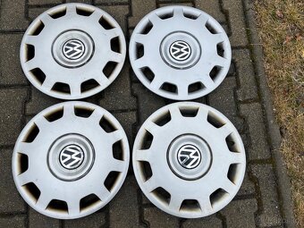 4x originál poklice VW R15, zachovalé - 2