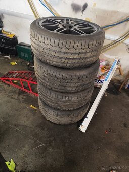 255/40 r19 - 2