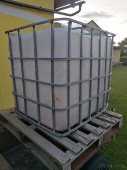 Nádrž na vodu 1000l IBC - 2