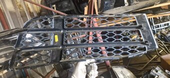 Leva predni mrizka audi RS5 8t0807681f - 2