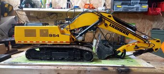 Rc model bagr Libherr 954 - 2