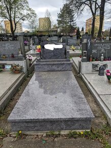 hrobové místo Karviná Mizerov - 2
