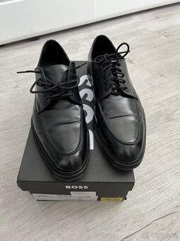 Jako nové společenské kožené boty Hugo Boss 10/44 - 2