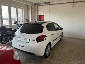 Peugeot 208 1.2 60kw benzín 2017 - 2