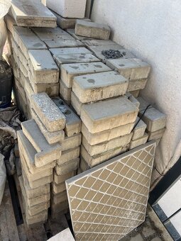 Kamenný gabionovy plot za odvoz + 30m betonové dlažby - 2