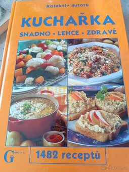 Knihy kuchařské, 11 ks, a další - 2