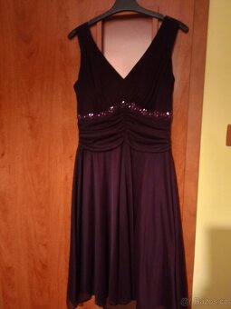 Prodám hezké společenské šaty - 2