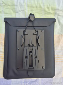 Voděodolné pouzdro na tablet/mapu - 2
