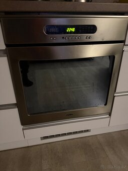 Vestavná trouba Mora - 2